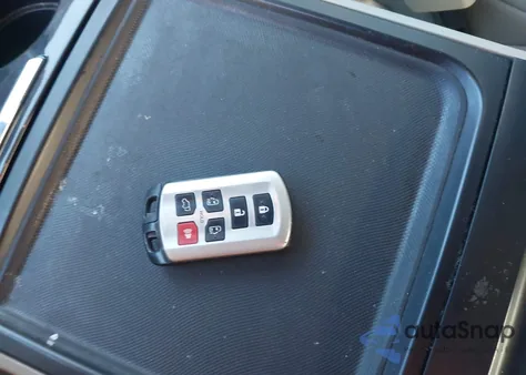 2020 Toyota Sienna Xle z USA, uszkodzony, nr VIN 5TDDZ3DC7LS244873